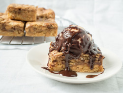 foodfuckery:   Peanut Butter Brownies with