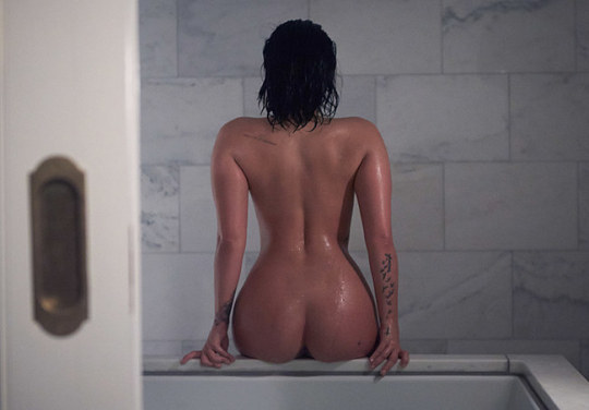Demi Lovato Nude And Sexy Swimsuit Pics  (more…)View On WordPress