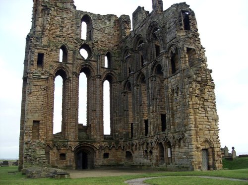 Medieval architecture through engravings and photographs. The first set of pictures is by Thomas Hea