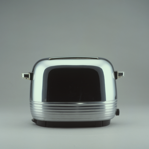 Donald Earl Dailey, streamline automatic pop up toaster, 1947. Proctor-Silex, USA. Designapplause