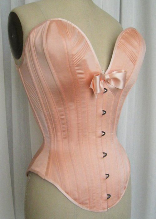 miss-martini-corsets: Puimond corset