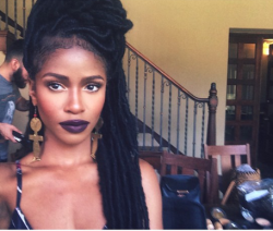 i-prefer-the-the-finer-things:  Simone Battle  RIP beautiful.