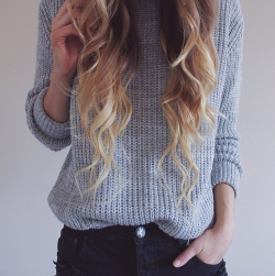 thatlamebroadwaychick:❀ grey sweater ❀