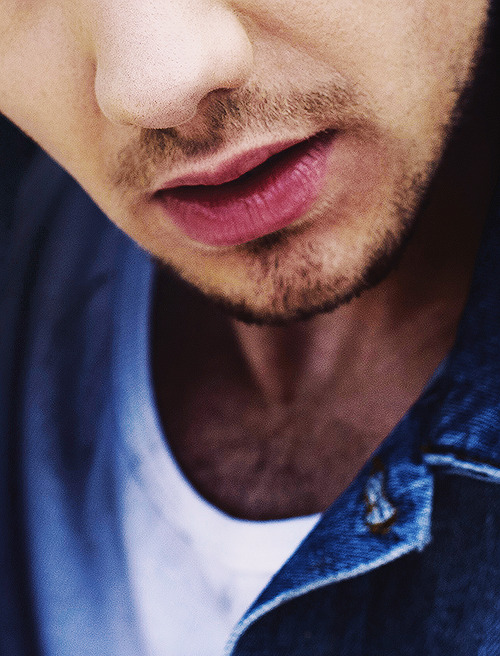 babewithabat:  01/50 closeups of Liam 