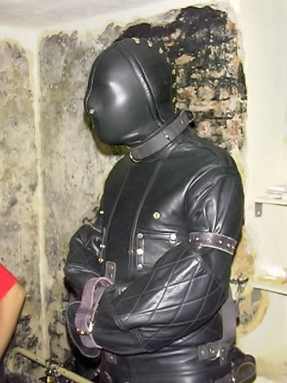 lairtherubear:  <drool>  I can smell the leather from hereWishful thinking