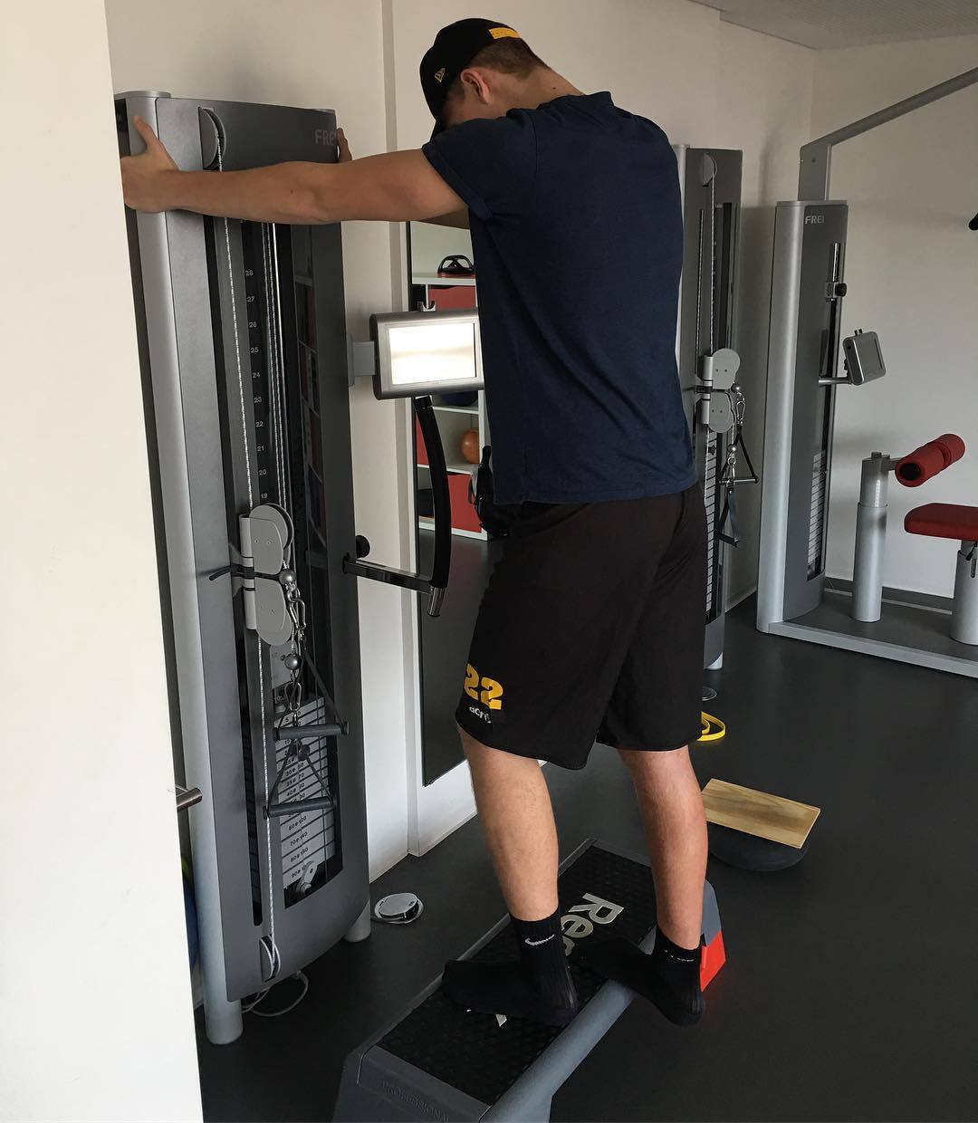 FOOTBALLISTIC2