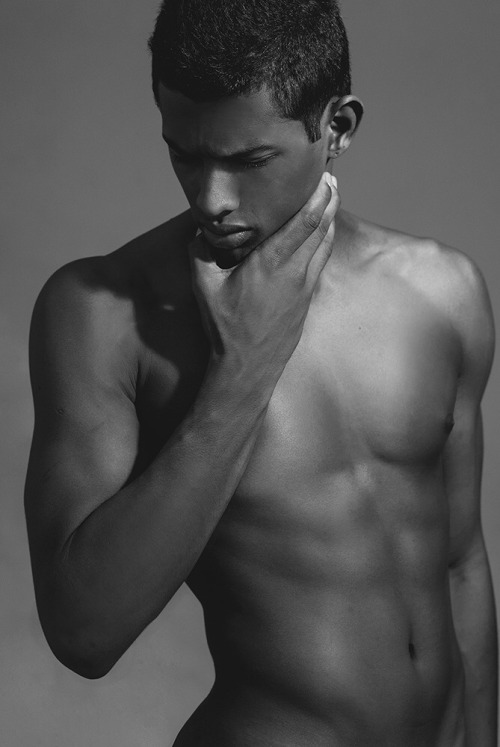 thatjackpot:  the-bulge-project:  Jonas Junio by Johnny Pio  Follow: THATJACKPOT.tumblr.com Follow: Instagram.com/_JACKPOT_ 