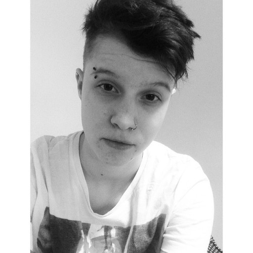 of-arctic-horizon:  Something happened to my hair. 