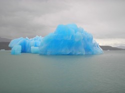  fun fact: blue icebergs are the sides that