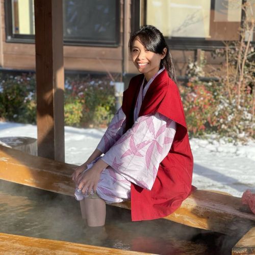 ♨️Hot spring during snowy winter is so satisfying! ☺️I am wearing a Yukata (not a kimono!) that ryok