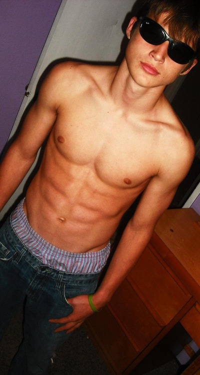 http://russian-boys.tumblr.com/post/166690994140