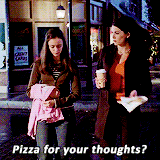 aprilsnardini:lorelai gilmore in every episode » 1.02 “the lorelai’s first day at chilton”