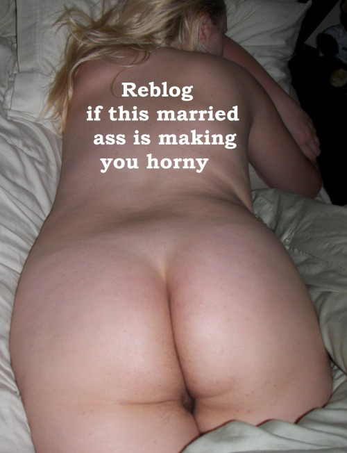 sharingwifefl:Wife’s ass…please reblog and send or post a cumtribute on it Love to cum on her ass ,i