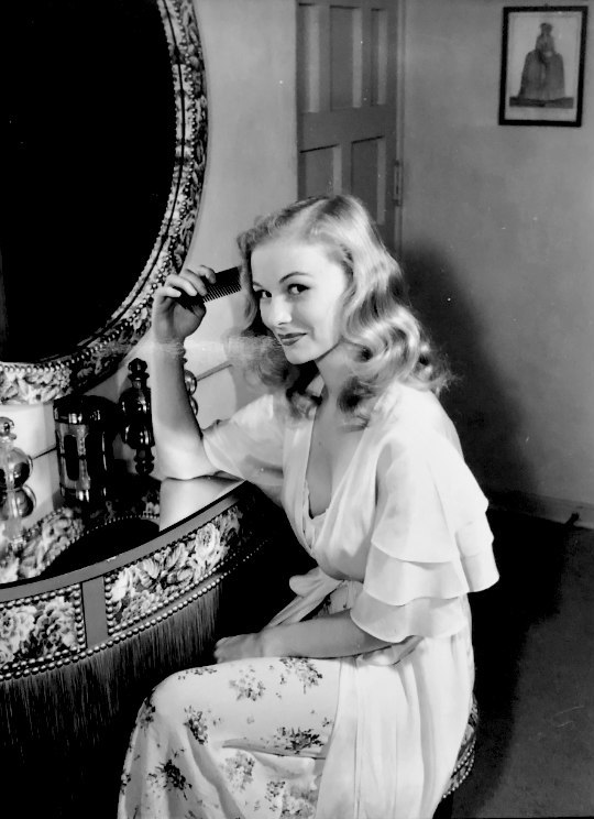 VERONICA LAKE Blonde Peek-a-boo Hairstyle Photo Vintage 1940’s 4x6 Sepia Reprint 