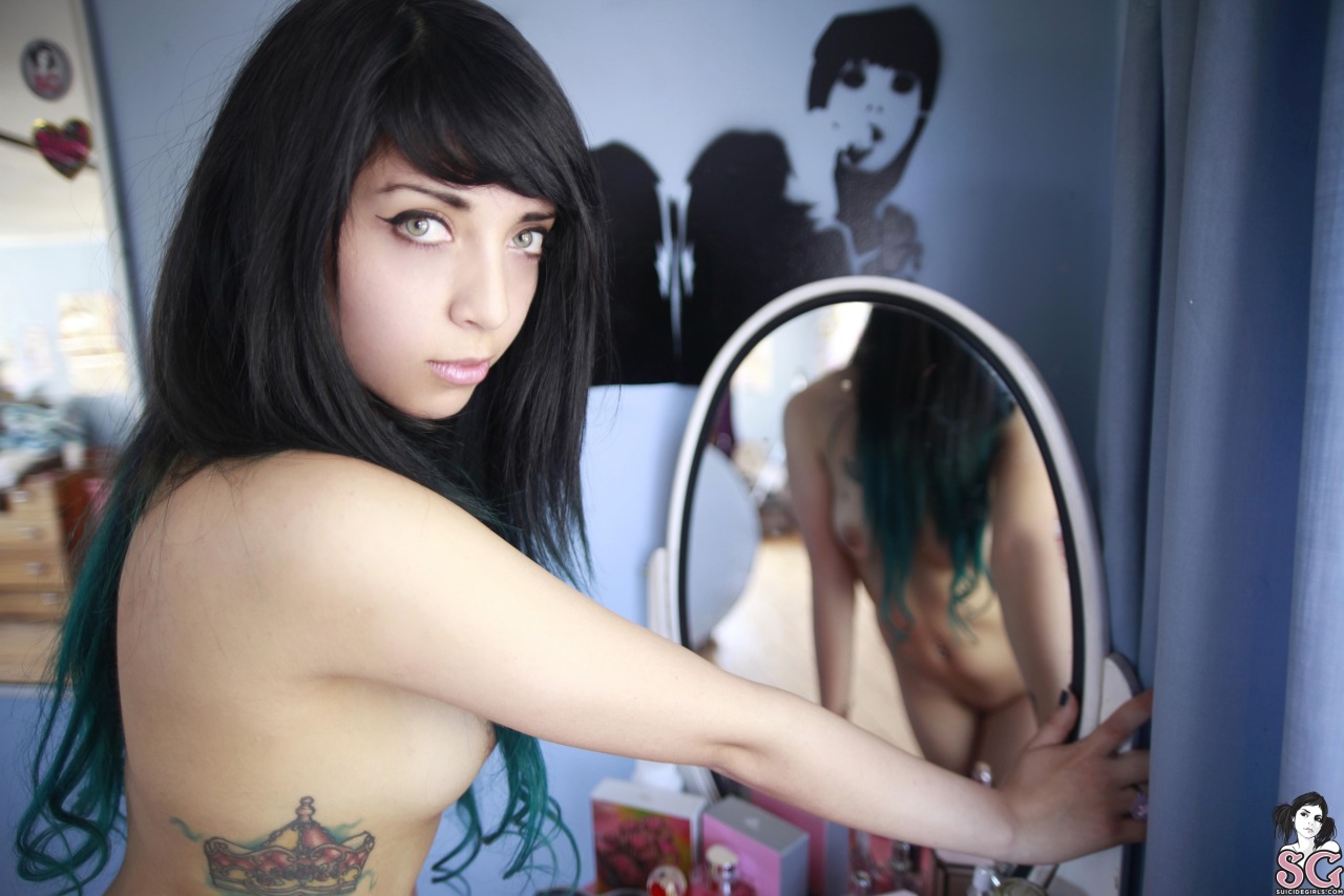 beautiful naked girls with tattoos