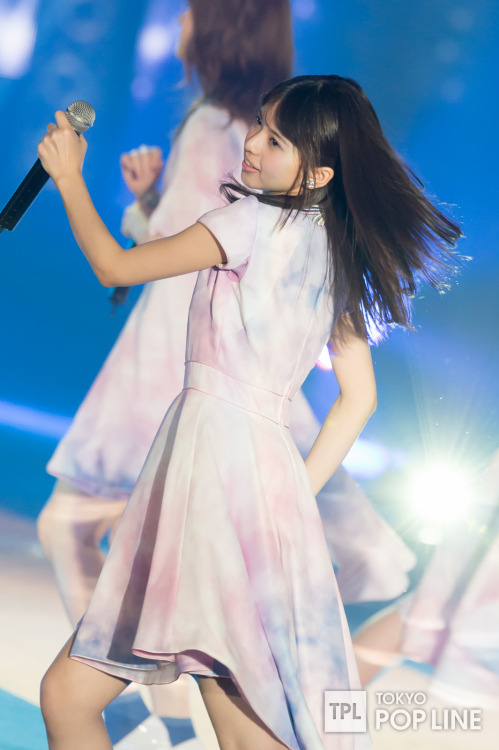 saitoasuka:  乃木坂46、GirlsAwardでハプニング？ 照れる白石麻衣に会場が虜に http://tokyopopline.com/archives/50819