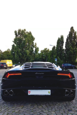 stayfr-sh:  Lamborghini Huracan