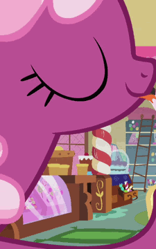 datcatwhatcameback:  outofcontextmylittlepony:  From “Hearts and Hooves Day”  Sexiest moment of my life.  X3