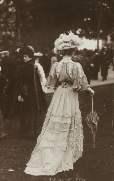 antique-royals:France ,1900