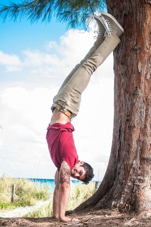 ifuckrainbows:  tumblinwithhotties:  Kevin Orozco      (via TumbleOn)