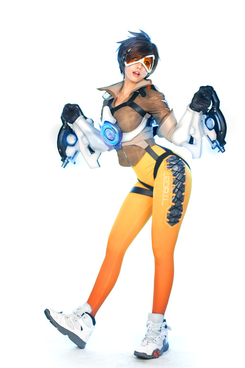 theomeganerd:  Overwatch Tracer Cosplay by adult photos