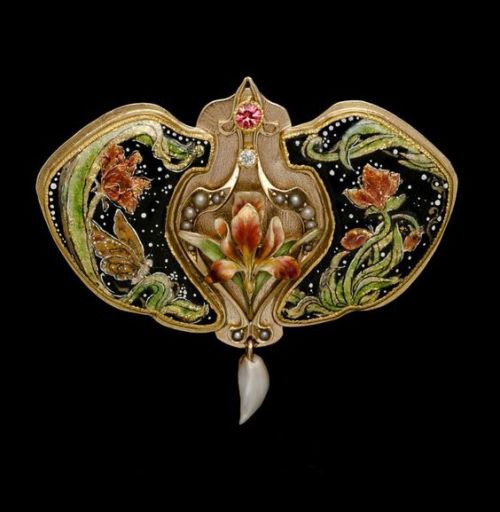 René Lalique | &ldquo;Sunset&rdquo; - Central element is an original and unaltered Art Nouveau drop 