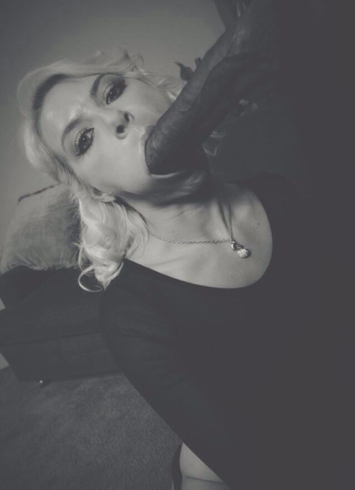 WhiteGirlsSuckBlackDicks