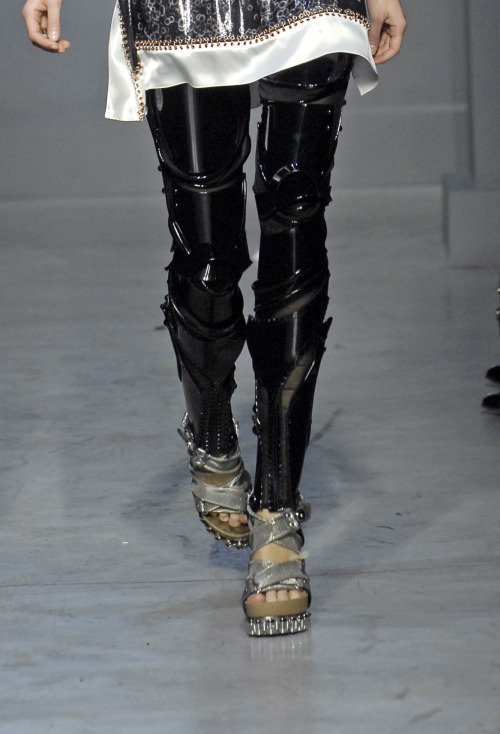 twitter.com/totorolls/status/907537419205005312Balenciaga Spring 2007