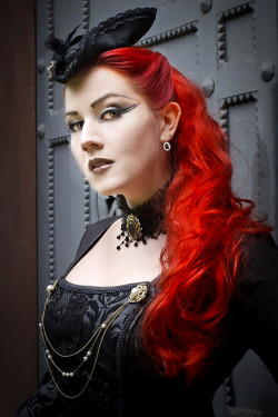 victorian-goth:  Victorian goth http://victorian-goth.tumblr.com/