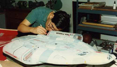 startrekstuff:  Mike Okuda working on the Defiant model.