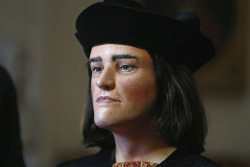useless-englandfacts:  nadiacreek:  reuters:  With a large chin, a prominent slightly arched nose and delicate lips, the “face” of England’s King Richard III was unveiled on Tuesday, a day after researchers confirmed his remains had finally been