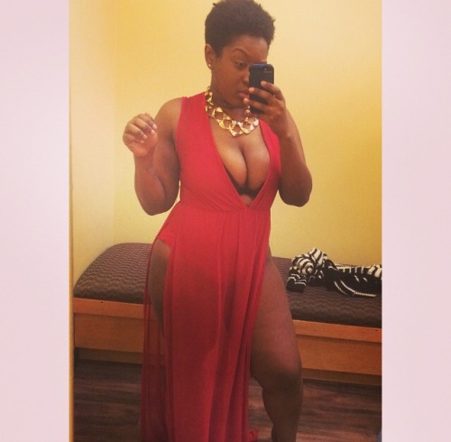 lebritanyarmor:  so I like fell in love with this dress but 😬