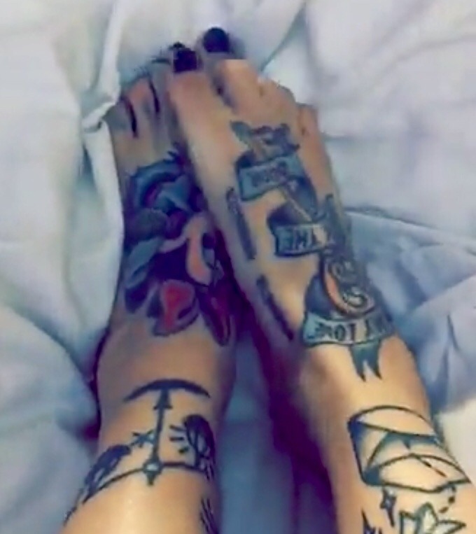 cute girls with amazing toe rings and cute feet