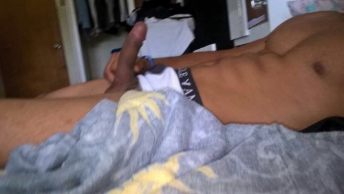 boricuasdesnudos:  Nuevas aportaciones de Carlos Santiago De San Sebastián  Hay más fotos anteriormente publicadas en la página