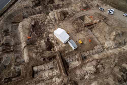 fuckyeahvikingsandcelts: An exceptional Celtic royal tomb has been found in eastern France A tomb fr