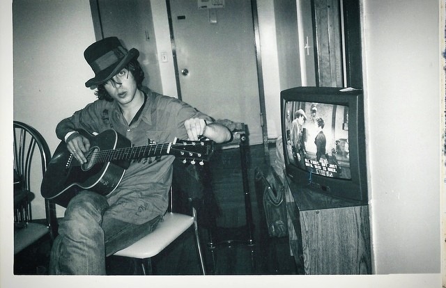 missoneminute: Carl Barat, NYC, 2003. @nancipants_  Insta 