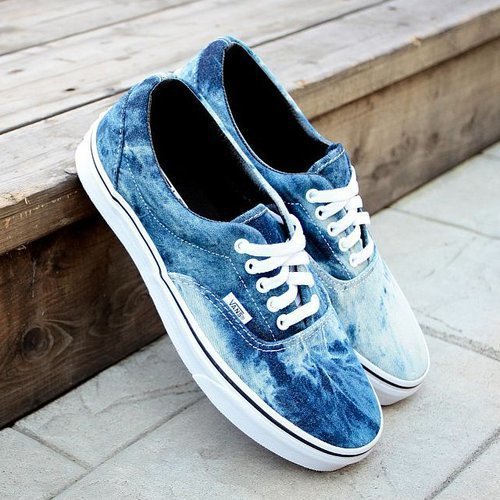 teenagepics:  If you’re a teen you must follow this blog. 