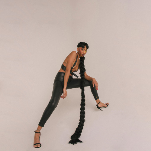 Long hair, Don&rsquo;t CareStyle/Model: @brittanytyragoldenMua; @amakamaraHair: @bosslaidhairDir