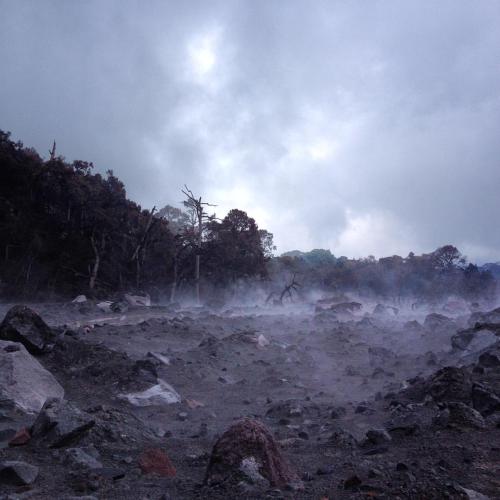 ethanotl: Pyroclastic Flow middle of a thunderstorm #volcano #mexico #geology #pyroclastic #hotrocks