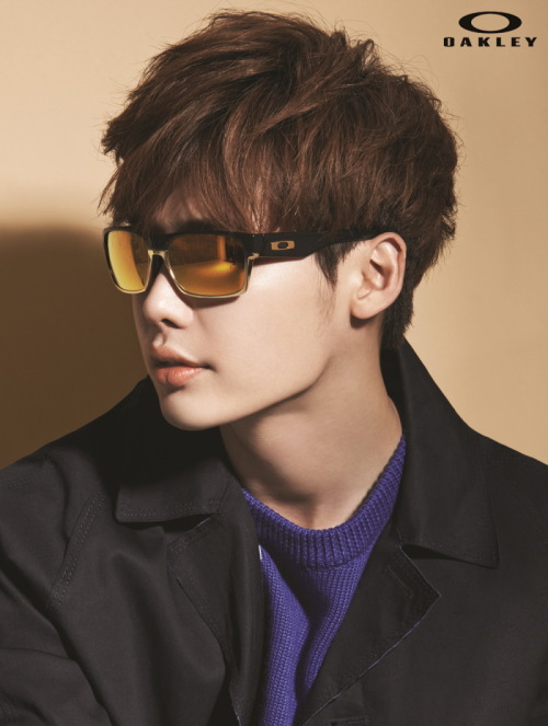 [Photo]  Lee Jong Suk 이종석 @ OakleyCredit​ : ©OakleyHD : 800x1060