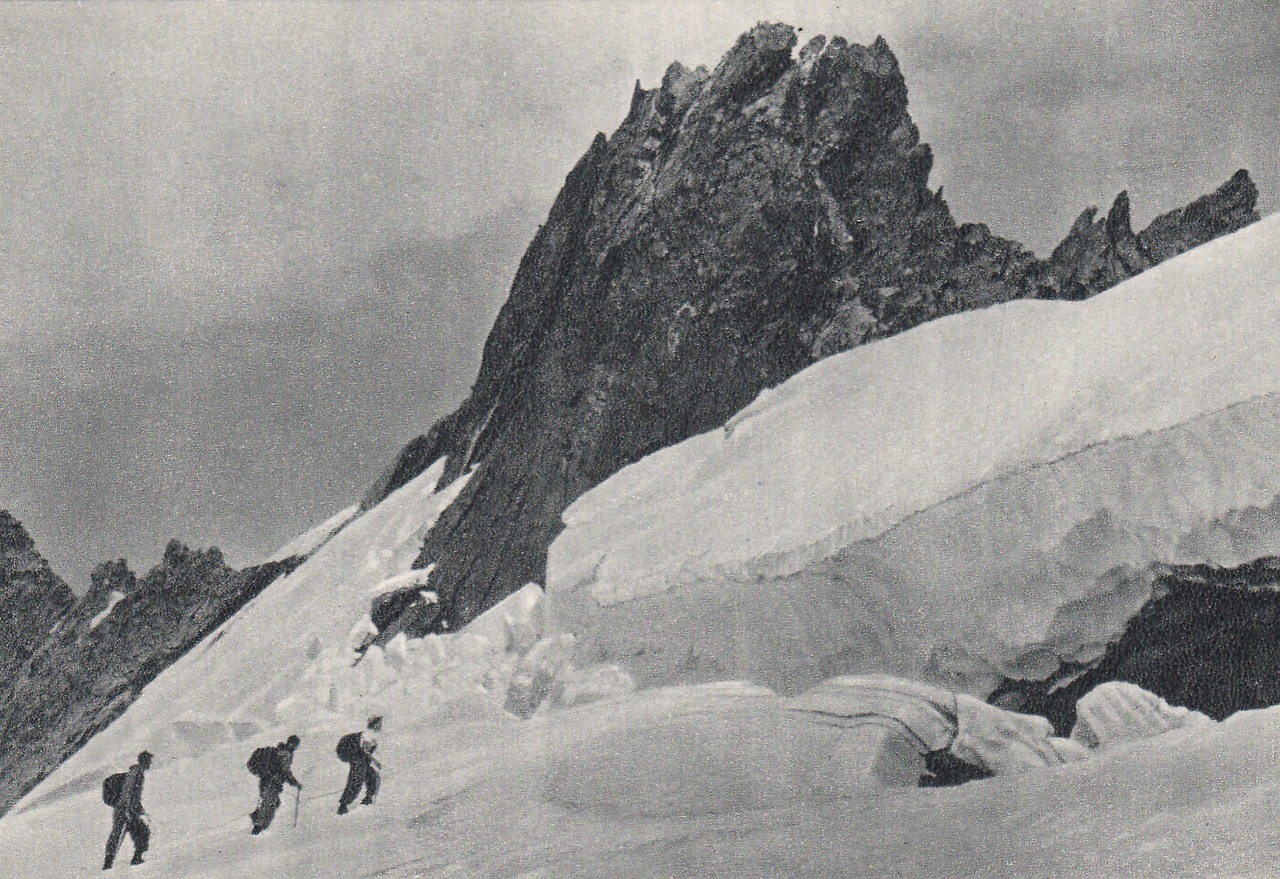 sovietpostcards:Caucasus Mountains, 1953 (from this postcard set)