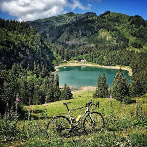 aswisswithapulse: 70km, 2100m of up, almost no traffic: that’s my mini Tour des Alpes Vaudoises via 