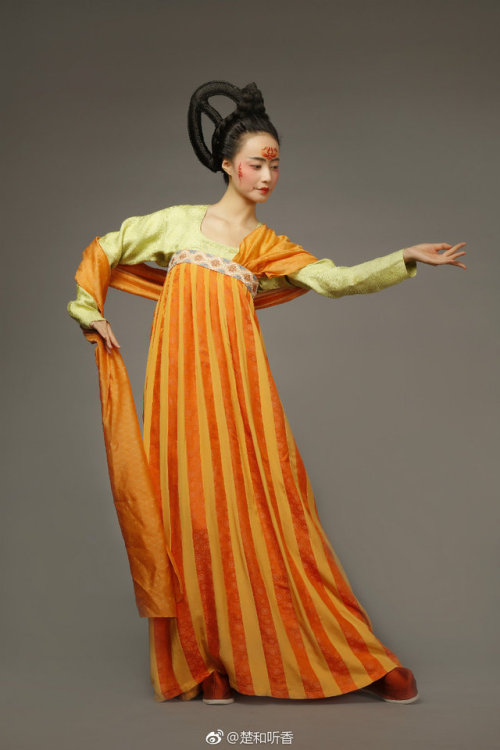 dressesofchina: Recreated  dancers based on Tang dynasty dolls