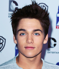 jikookprint:  18/? pictures of dylan sprayberry