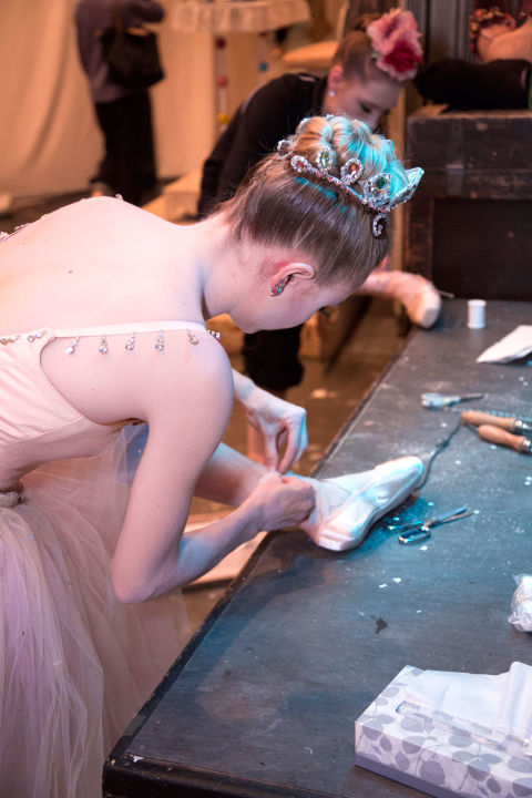 theballetblog:  Minutes before curtain call, Sara Mearns bangs, scrapes, cuts, and customizes her po