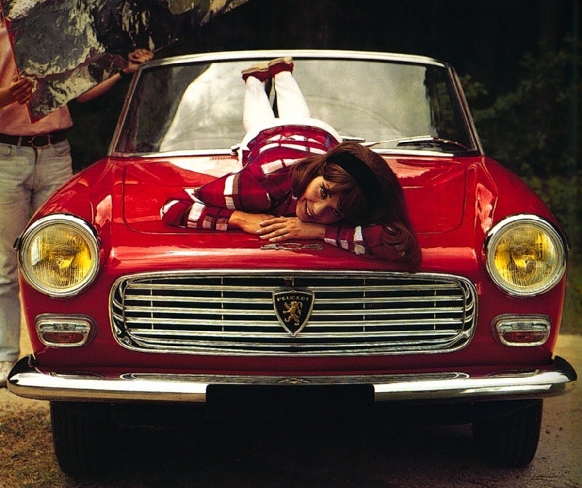 girlsandmachines:  Peugeot 404 cabriolet, 1965.