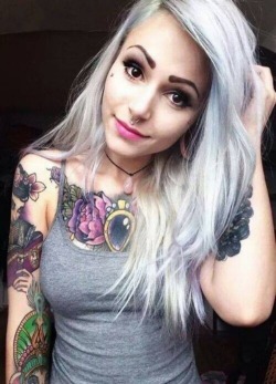 allgrownsup:  hot and sexy inked girls only