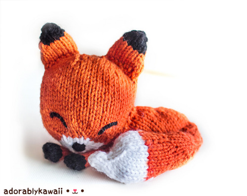cimness:(via Ravelry: Knit Sleepy Fox Amigurumi pattern by Adorably Kawaii)