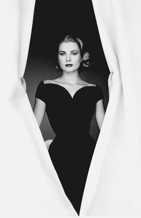 sugarkane444: Grace Kelly, photo by Howell Conant