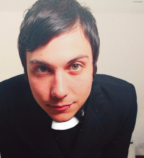 priestfrank:  Originally posted by: LeviatanoPicture credit: creditCollar added by: Me 